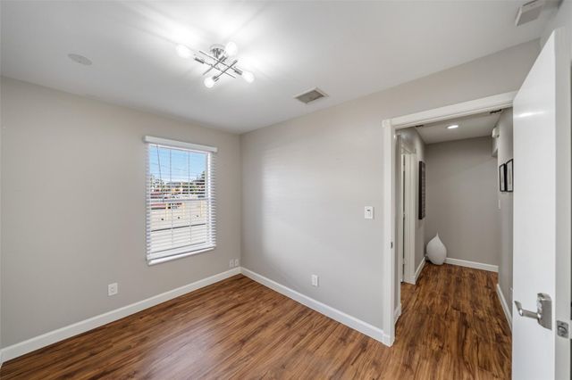 2009 N Durham Drive, Houston, TX 77008