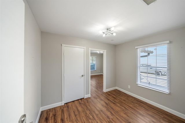 2009 N Durham Drive, Houston, TX 77008