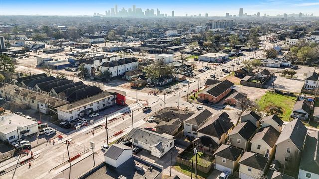 2009 N Durham Drive, Houston, TX 77008