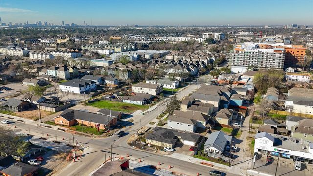 2009 N Durham Drive, Houston, TX 77008