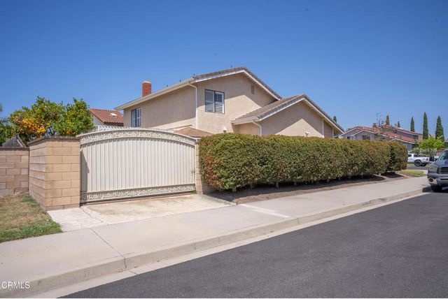 2500 Lilac Walk, Oxnard, CA 93030