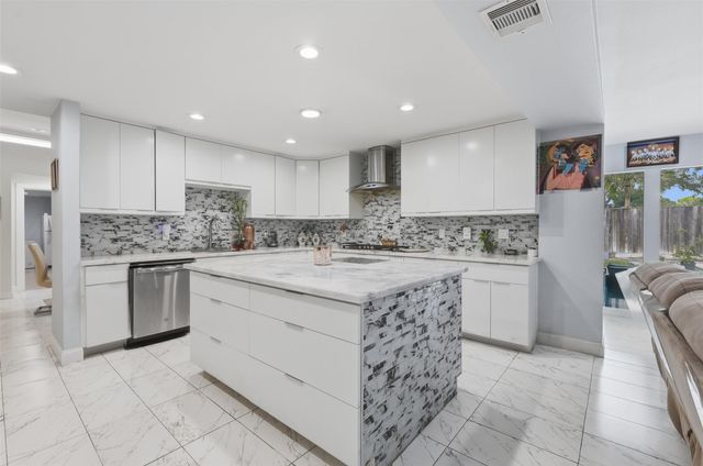 5323 S Braeswood Boulevard, Houston, TX 77096