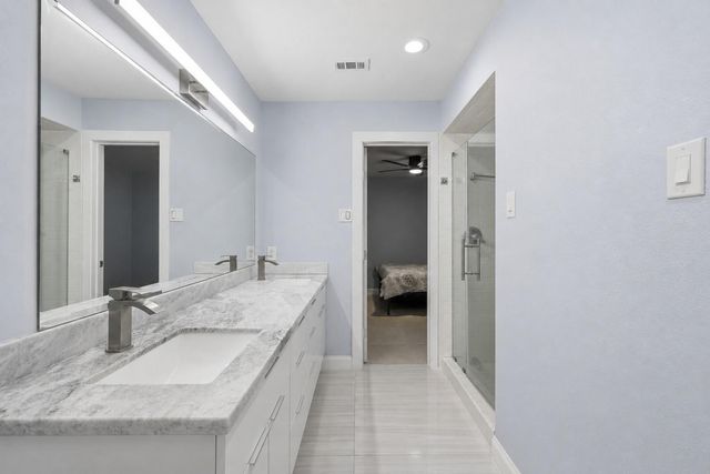5323 S Braeswood Boulevard, Houston, TX 77096