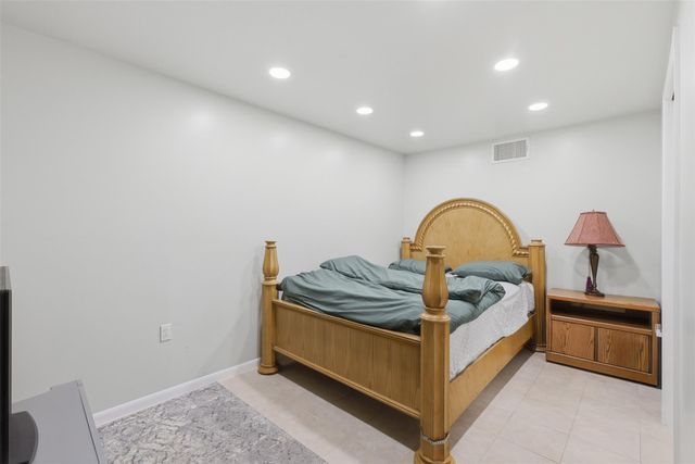 5323 S Braeswood Boulevard, Houston, TX 77096