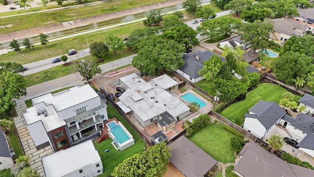 5323 S Braeswood Boulevard, Houston, TX 77096