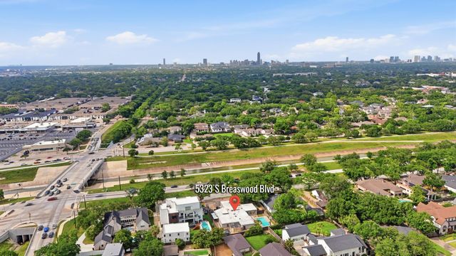 5323 S Braeswood Boulevard, Houston, TX 77096