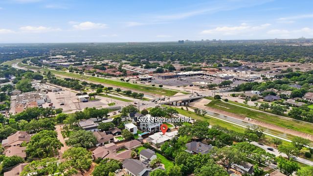5323 S Braeswood Boulevard, Houston, TX 77096