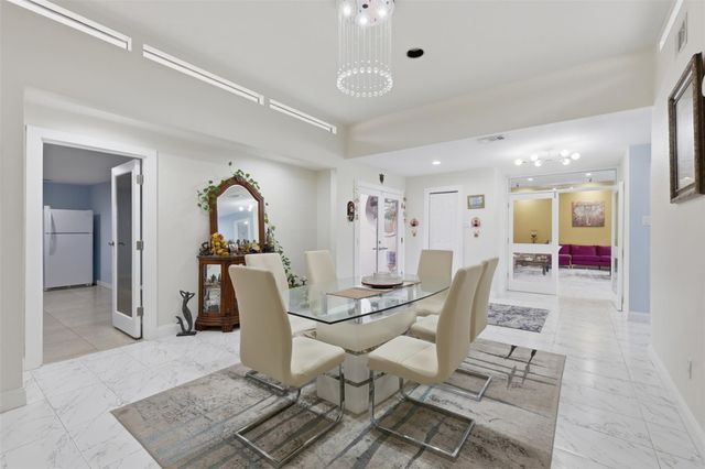 5323 S Braeswood Boulevard, Houston, TX 77096