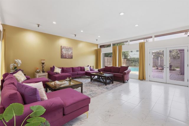 5323 S Braeswood Boulevard, Houston, TX 77096