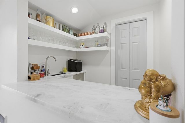 5323 S Braeswood Boulevard, Houston, TX 77096