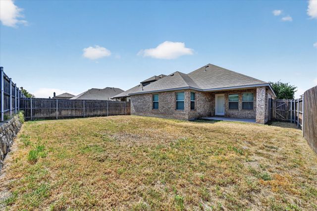 2136 Erika Lane, Forney, TX 75126