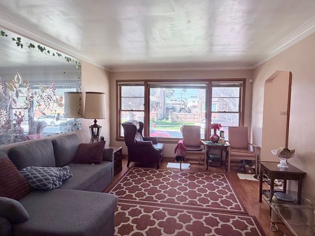 4625 S Komensky Avenue, Chicago, IL 60632