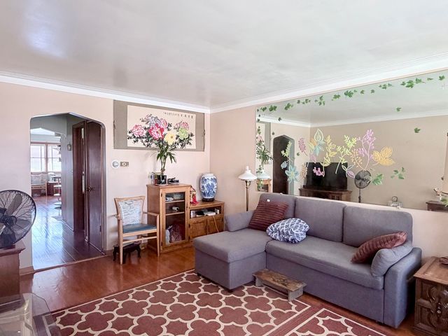 4625 S Komensky Avenue, Chicago, IL 60632