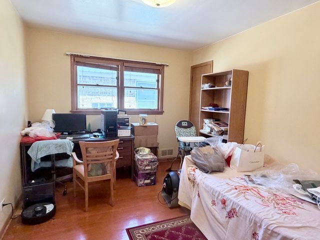 4625 S Komensky Avenue, Chicago, IL 60632