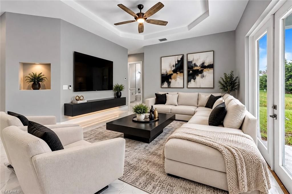 426 Mercedes CT, LEHIGH ACRES, FL 33972 — photo 2