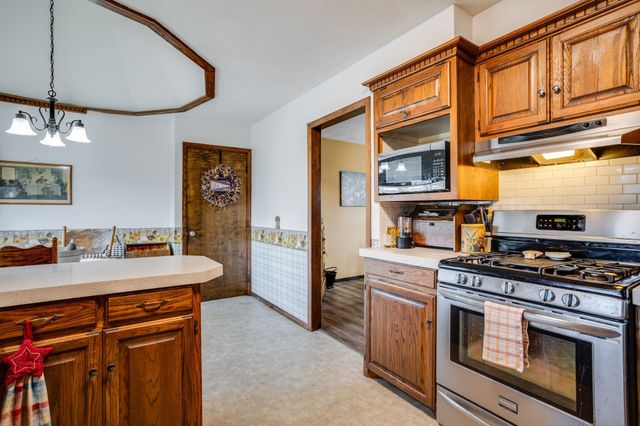 1722 E Beaumont St, Park City, KS 67219