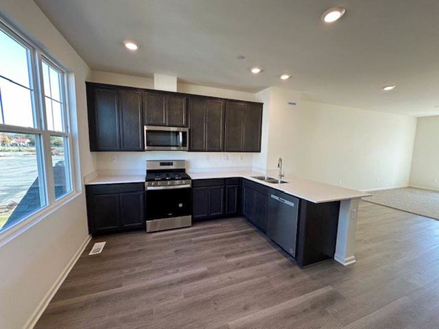 573 yosemite Way, Mundelein, IL 60060