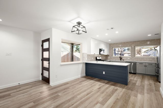 9717 Anderson Village DR, Austin, TX 78729