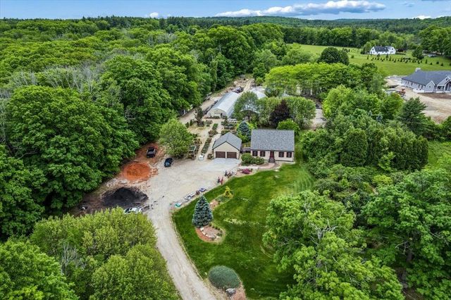 240 Sandown Road, Chester, NH 03036