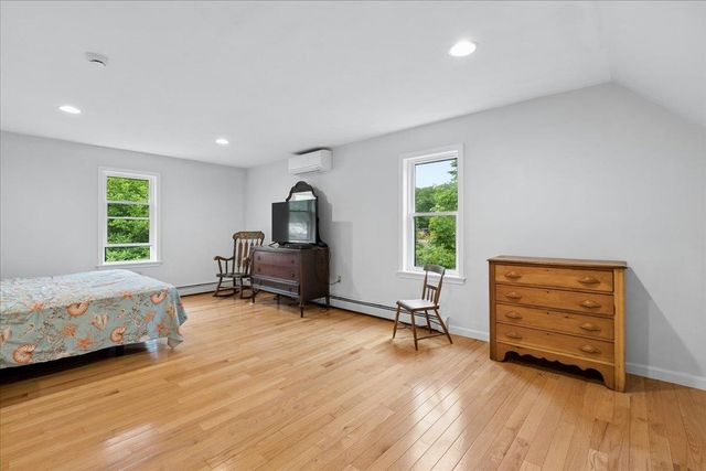 240 Sandown Road, Chester, NH 03036