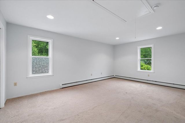 240 Sandown Road, Chester, NH 03036