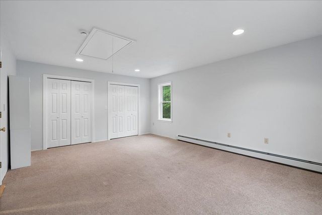 240 Sandown Road, Chester, NH 03036
