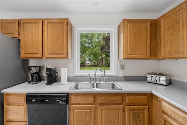 240 Sandown Road, Chester, NH 03036
