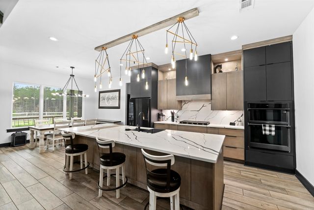 2065 Canyon Creek Parkway, Benton, AR 72019