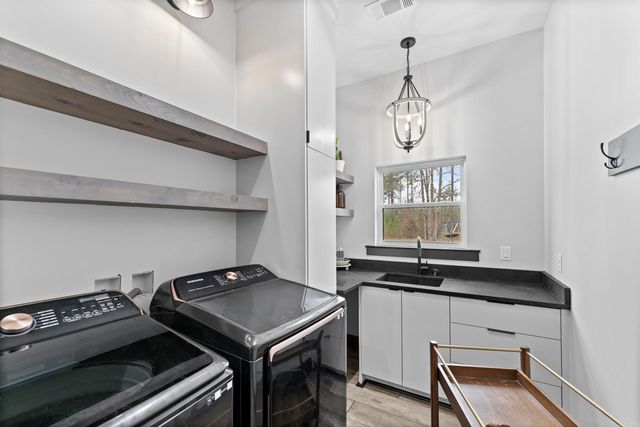 2065 Canyon Creek Parkway, Benton, AR 72019