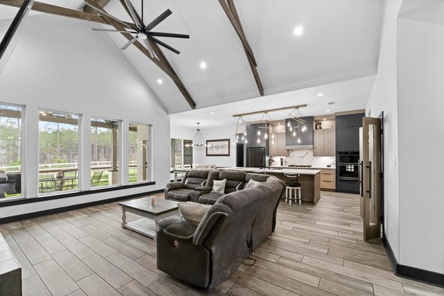 2065 Canyon Creek Parkway, Benton, AR 72019