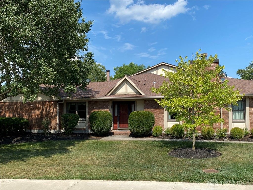 7124 Fallen Oak Trace, Dayton, OH 45459