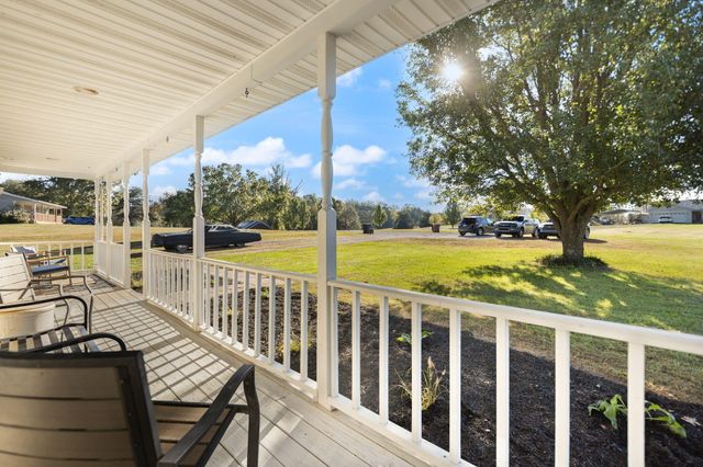 296 Blue Lake Drive, Berea, KY 40403