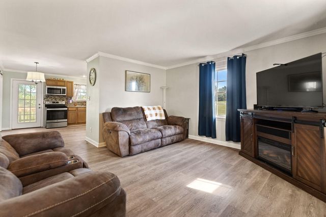 296 Blue Lake Drive, Berea, KY 40403