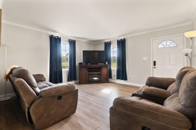 296 Blue Lake Drive, Berea, KY 40403