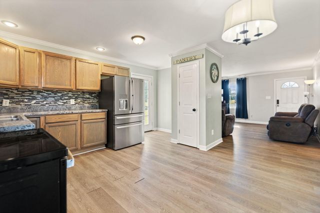 296 Blue Lake Drive, Berea, KY 40403