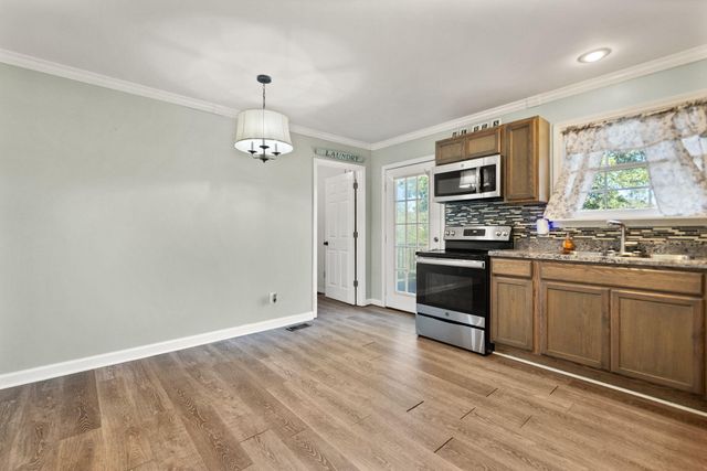 296 Blue Lake Drive, Berea, KY 40403