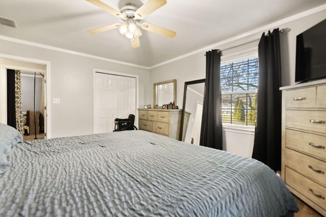 296 Blue Lake Drive, Berea, KY 40403