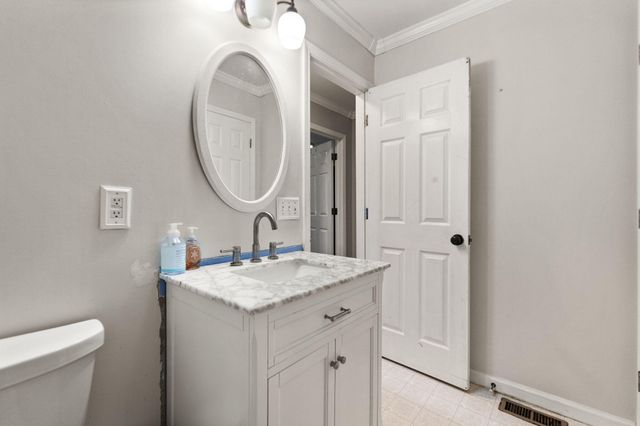 296 Blue Lake Drive, Berea, KY 40403