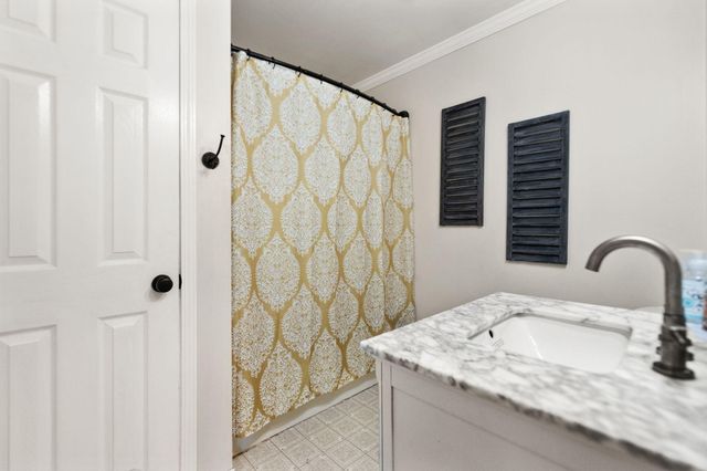 296 Blue Lake Drive, Berea, KY 40403