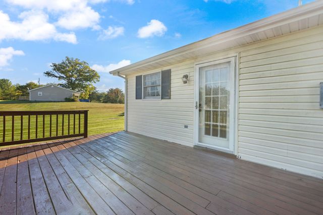 296 Blue Lake Drive, Berea, KY 40403