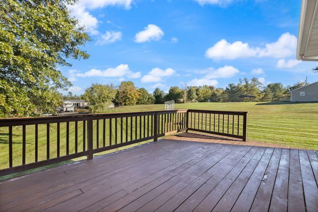 296 Blue Lake Drive, Berea, KY 40403