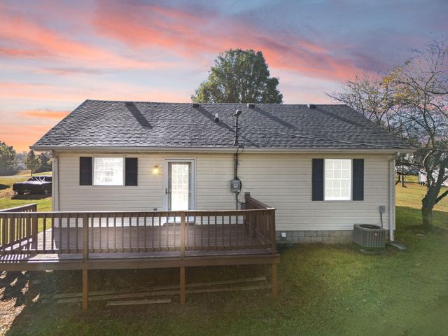 296 Blue Lake Drive, Berea, KY 40403