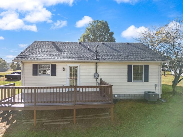 296 Blue Lake Drive, Berea, KY 40403