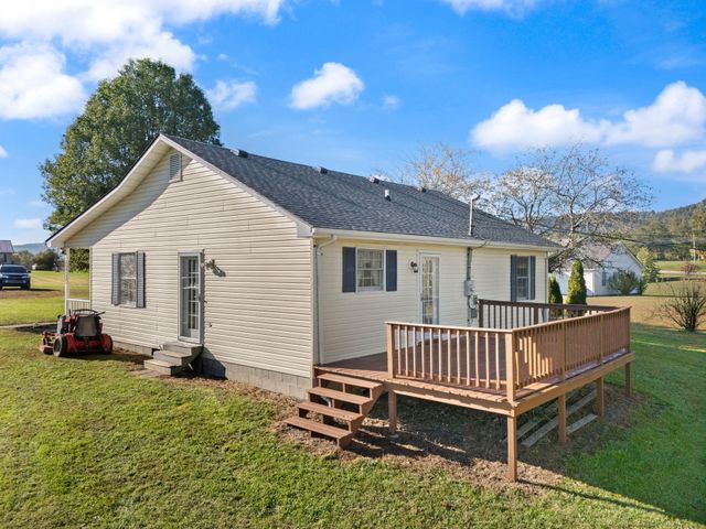 296 Blue Lake Drive, Berea, KY 40403