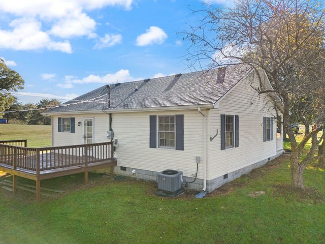 296 Blue Lake Drive, Berea, KY 40403