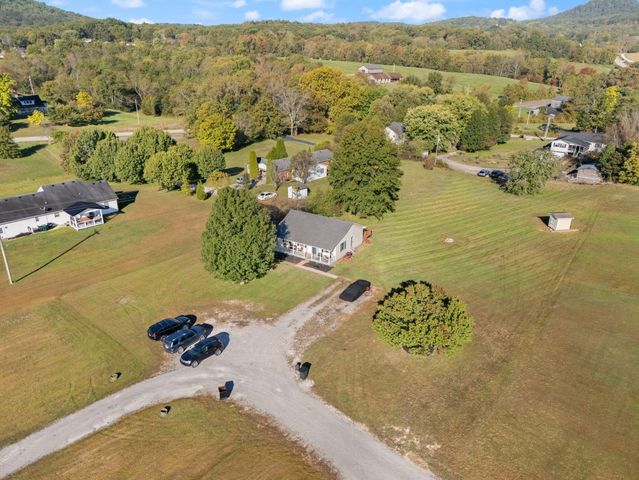 296 Blue Lake Drive, Berea, KY 40403