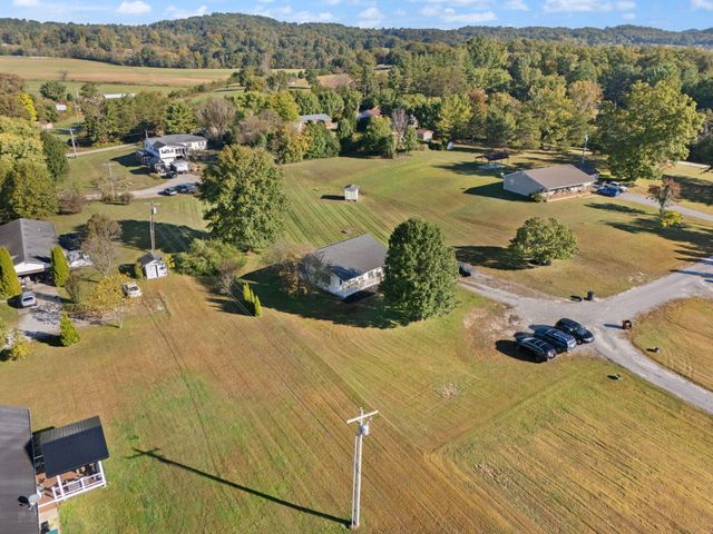 296 Blue Lake Drive, Berea, KY 40403