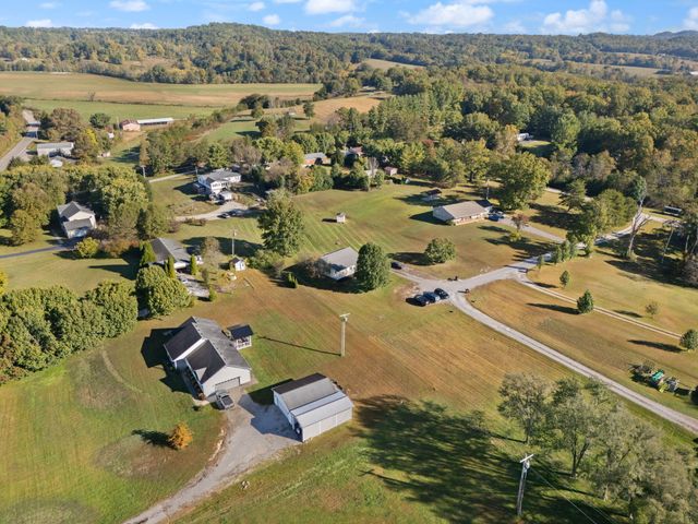 296 Blue Lake Drive, Berea, KY 40403