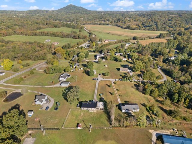 296 Blue Lake Drive, Berea, KY 40403