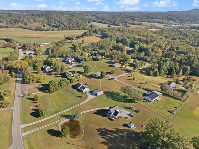 296 Blue Lake Drive, Berea, KY 40403